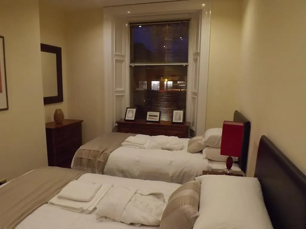 דירות Dalziel Place London Road, אדינבורו