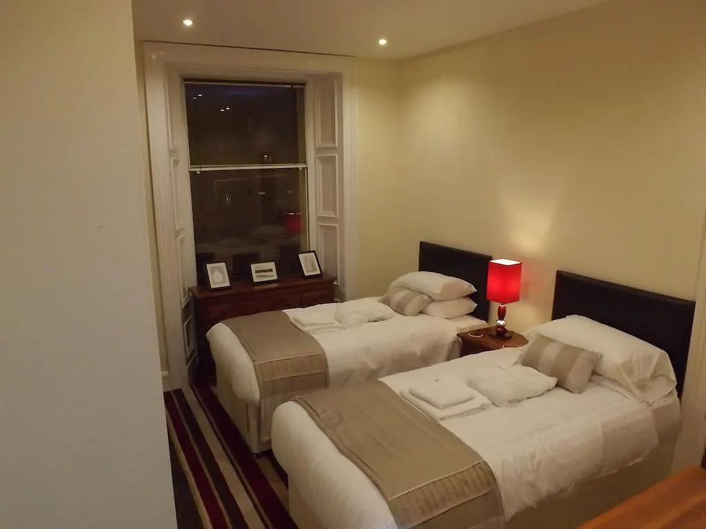 דירות Dalziel Place London Road, אדינבורו